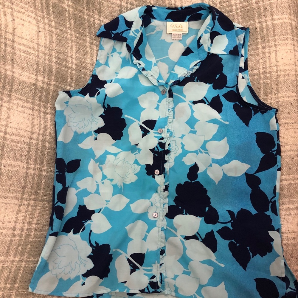 Sleeveless floral button down top M